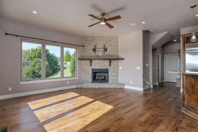 6388 S Weatherwood Trail, Springfield, MO 65810