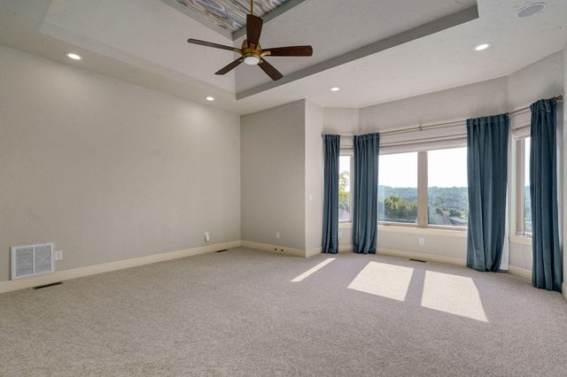 6388 S Weatherwood Trail, Springfield, MO 65810