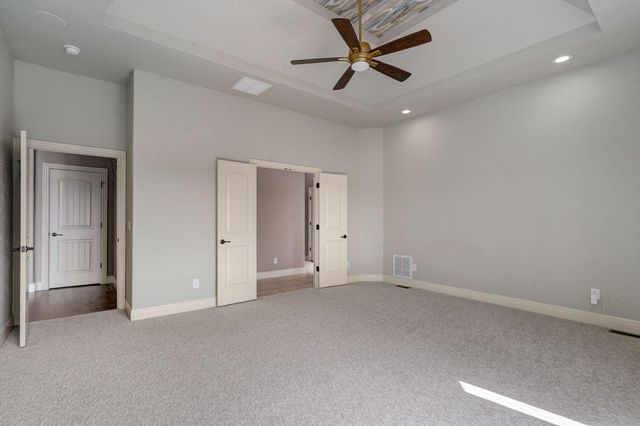 6388 S Weatherwood Trail, Springfield, MO 65810