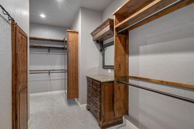 6388 S Weatherwood Trail, Springfield, MO 65810