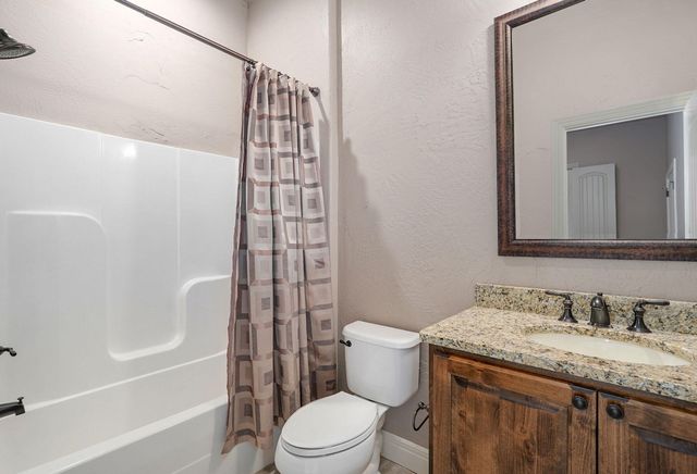 6388 S Weatherwood Trail, Springfield, MO 65810
