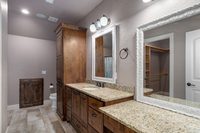 6388 S Weatherwood Trail, Springfield, MO 65810