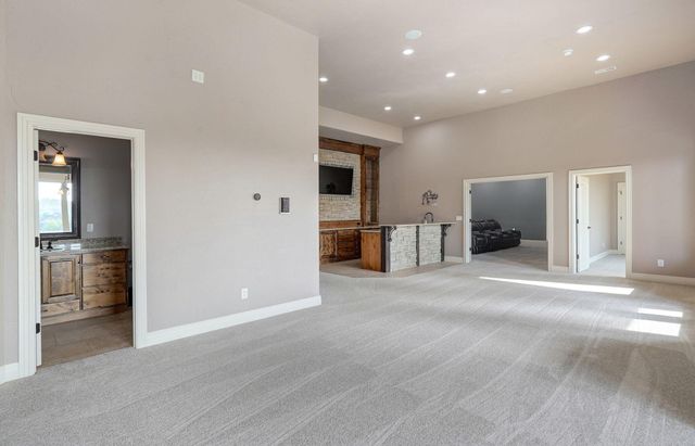 6388 S Weatherwood Trail, Springfield, MO 65810