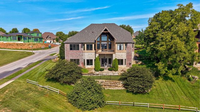 6388 S Weatherwood Trail, Springfield, MO 65810