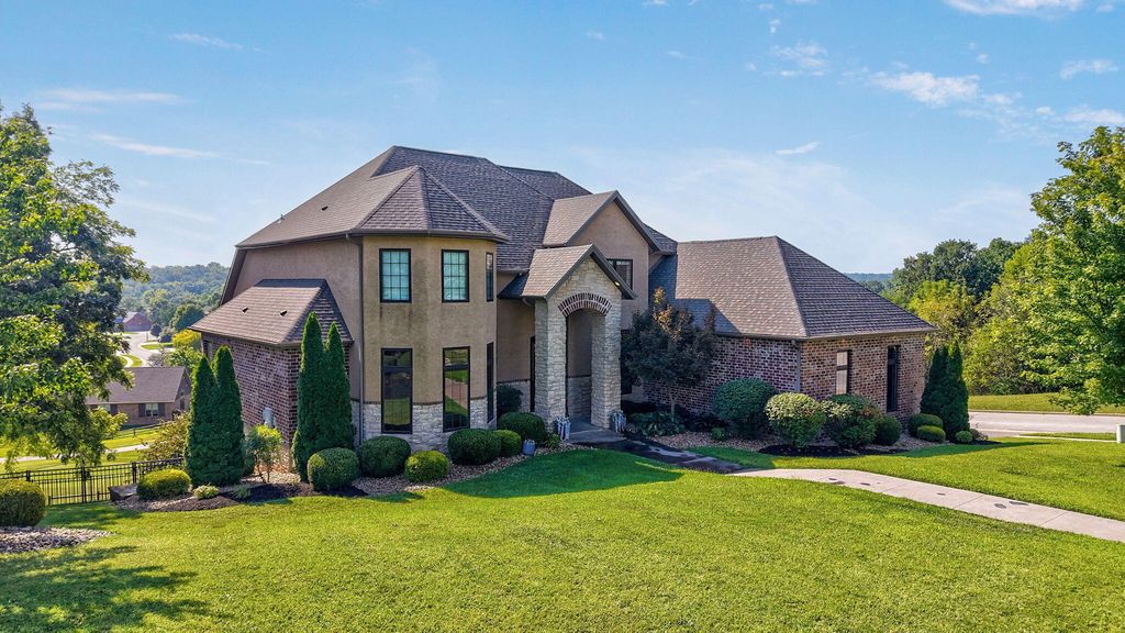 6388 S Weatherwood Trail, Springfield, MO 65810