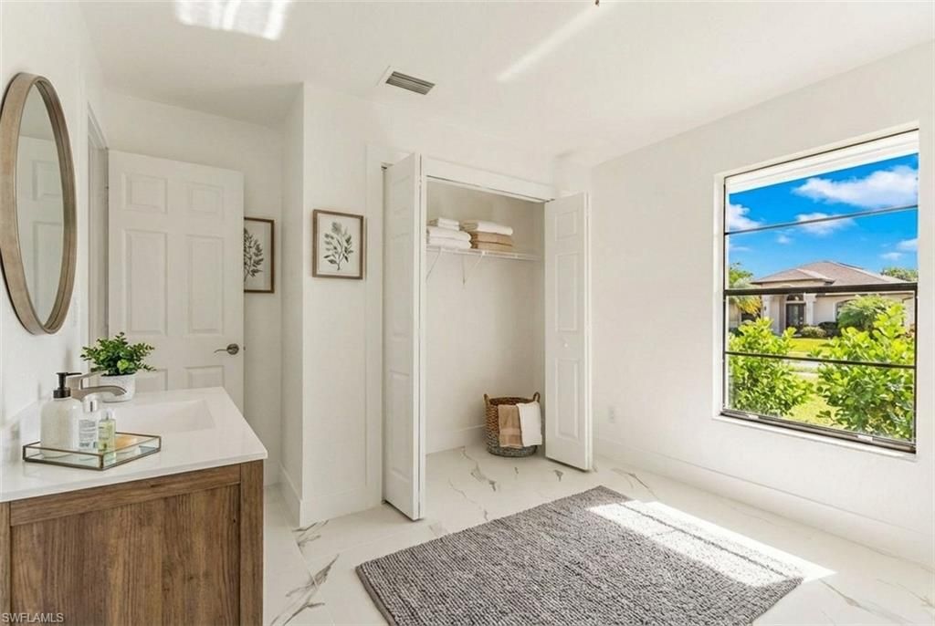 Image 11 of property listing at 3312 SW 7th AVE, Cape Coral, FL 33914