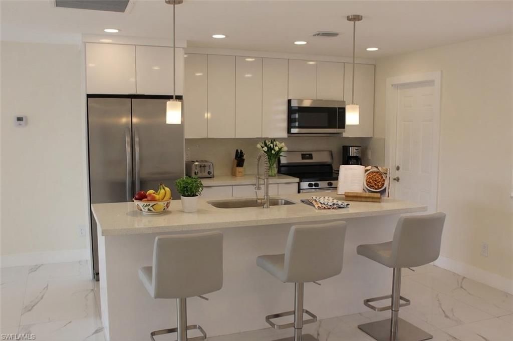 Image 8 of property listing at 3312 SW 7th AVE, Cape Coral, FL 33914