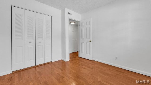 9188 Wrenwood Lane, Brentwood, MO 63144