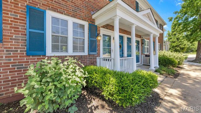 9188 Wrenwood Lane, Brentwood, MO 63144