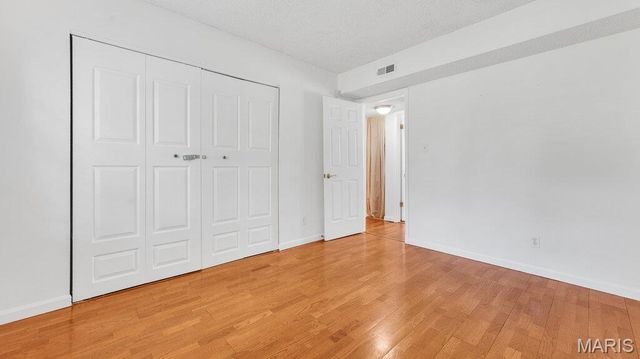 9188 Wrenwood Lane, Brentwood, MO 63144