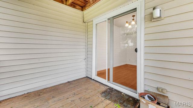 9188 Wrenwood Lane, Brentwood, MO 63144