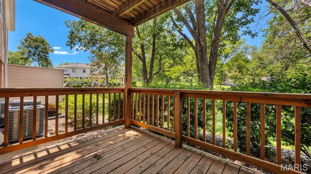 9188 Wrenwood Lane, Brentwood, MO 63144