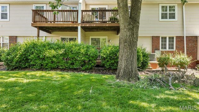 9188 Wrenwood Lane, Brentwood, MO 63144