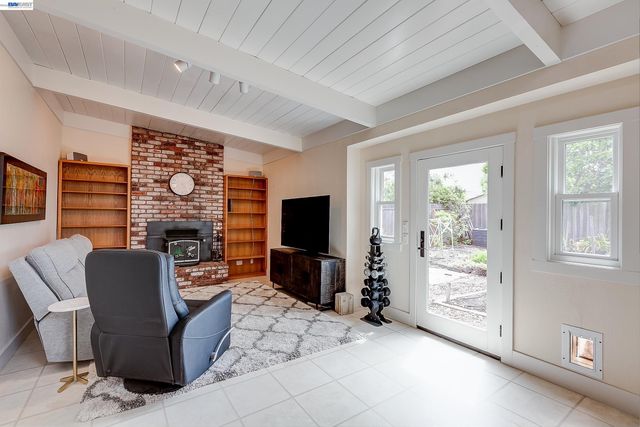 1428 Abbey Ave, San Leandro, CA 94579