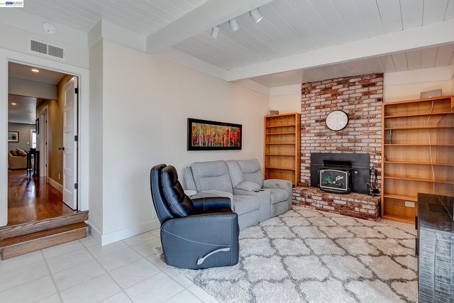 1428 Abbey Ave, San Leandro, CA 94579