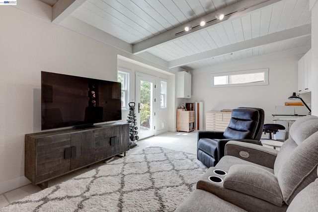 1428 Abbey Ave, San Leandro, CA 94579