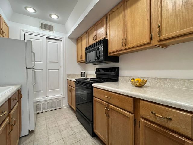 1207 Middle Ct Apt 102, Memphis, TN 38119