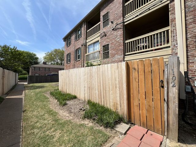 1207 Middle Ct Apt 102, Memphis, TN 38119