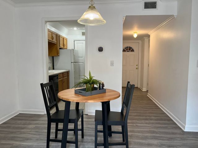 1207 Middle Ct Apt 102, Memphis, TN 38119