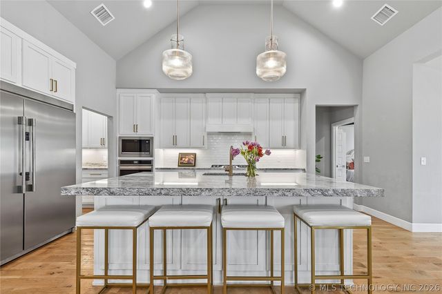 13606 S 21st Place E, Bixby, OK 74008