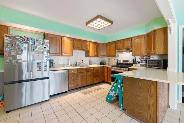 1804 Woodland Drive, Portage, MI 49024