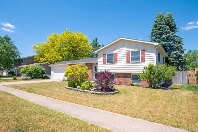 1804 Woodland Drive, Portage, MI 49024