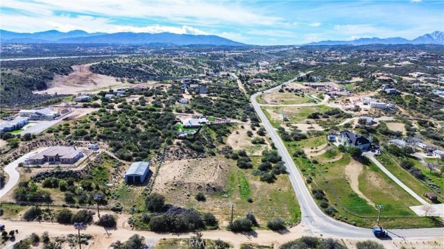 10735 Ranchero Rd, Oak Hills, CA 92344