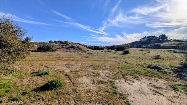 10735 Ranchero Rd, Oak Hills, CA 92344