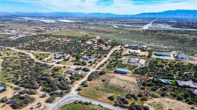 10735 Ranchero Rd, Oak Hills, CA 92344