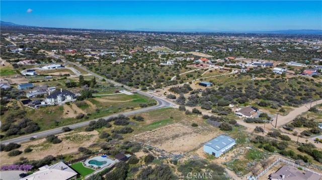 10735 Ranchero Rd, Oak Hills, CA 92344