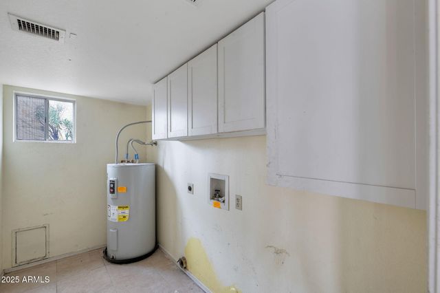 4216 E AMBERWOOD Drive, Phoenix, AZ 85048