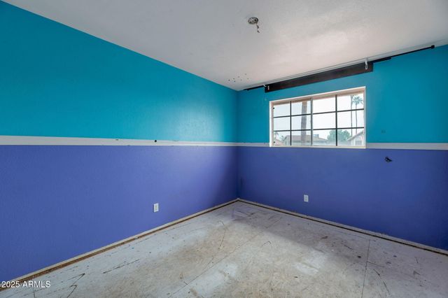 4216 E AMBERWOOD Drive, Phoenix, AZ 85048