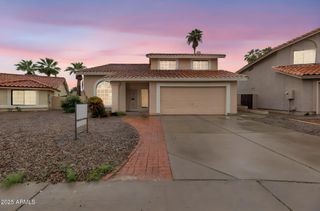 4216 E AMBERWOOD Drive, Phoenix, AZ 85048