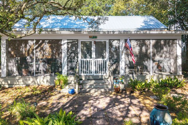 37 Gardenia Street, Santa Rosa Beach, FL 32459