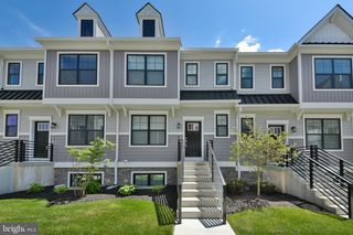 328 WALNUT ST, Collegeville, PA 19426