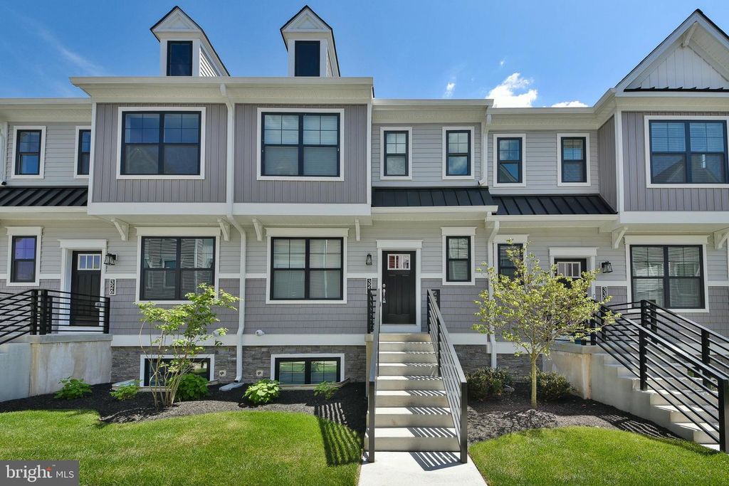 328 WALNUT ST, Collegeville, PA 19426