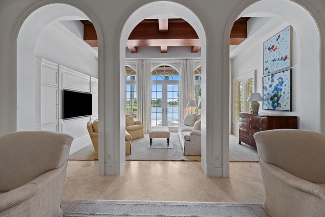 252 Locha Drive, Jupiter, FL 33458