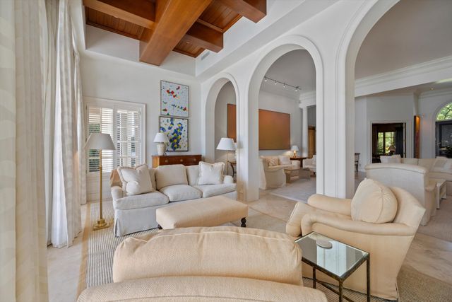 252 Locha Drive, Jupiter, FL 33458
