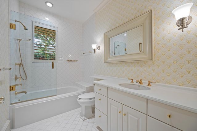 252 Locha Drive, Jupiter, FL 33458