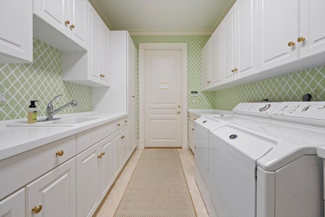 252 Locha Drive, Jupiter, FL 33458
