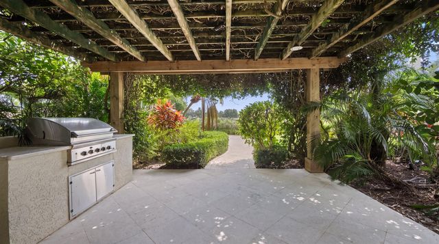 252 Locha Drive, Jupiter, FL 33458