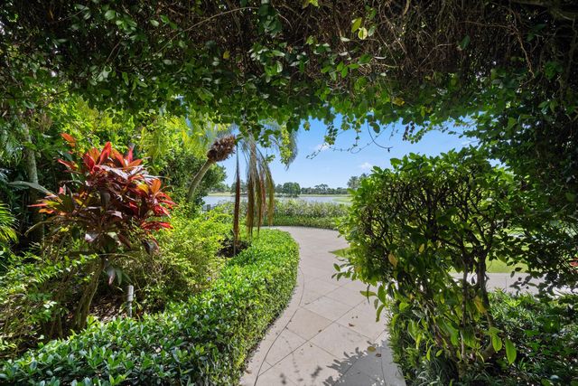252 Locha Drive, Jupiter, FL 33458