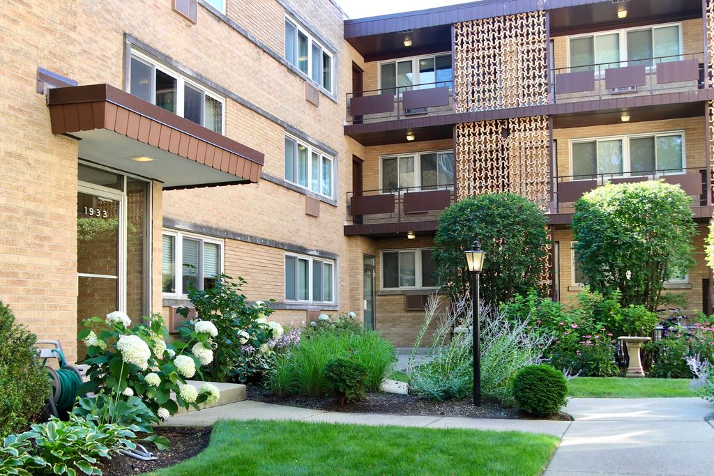 1933 Harrison Street 3B, Evanston, IL 60201