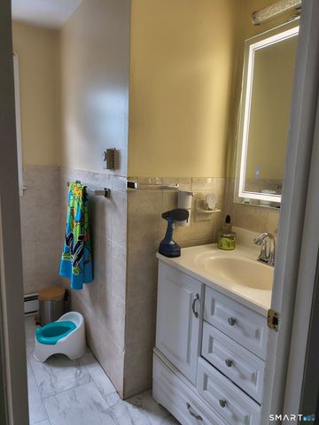 110 Middle Street, Waterbury, CT 06706