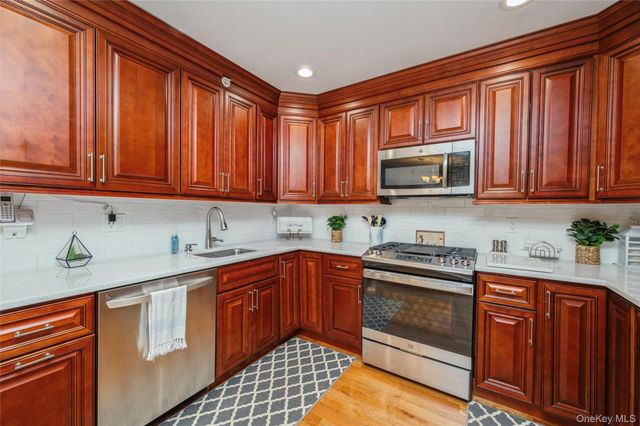 608 Carman Avenue C2, Westbury, NY 11590