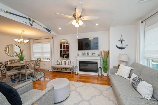 608 Carman Avenue C2, Westbury, NY 11590