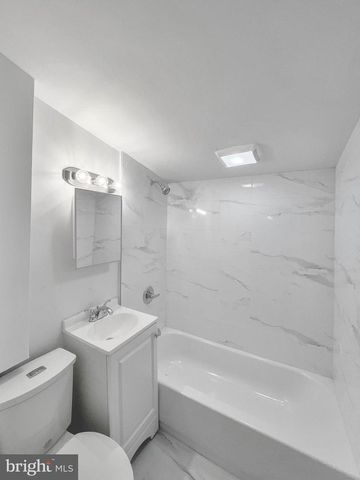 160A MCCLELLAN ST, Philadelphia, PA 19148