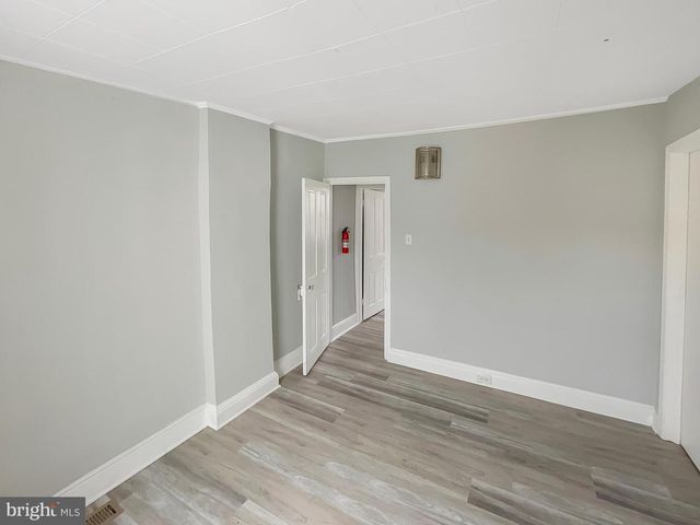 160A MCCLELLAN ST, Philadelphia, PA 19148