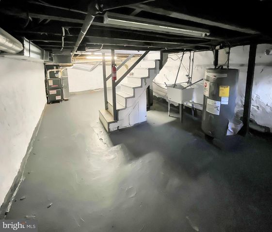 160A MCCLELLAN ST, Philadelphia, PA 19148