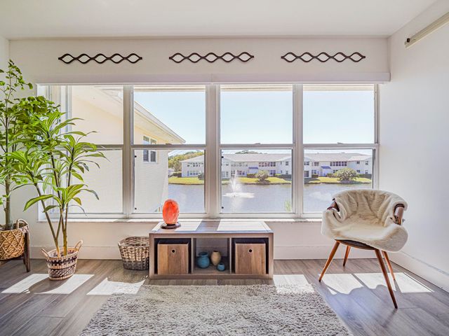 675 W Lake Jasmine Circle 206, Vero Beach, FL 32962